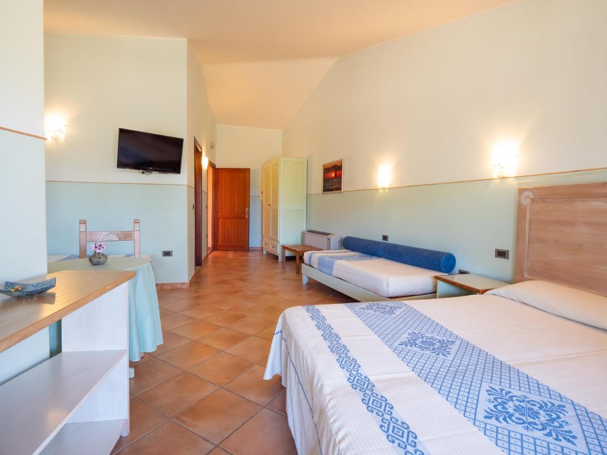 Hotel Luci Del Faro Калазетта Экстерьер фото