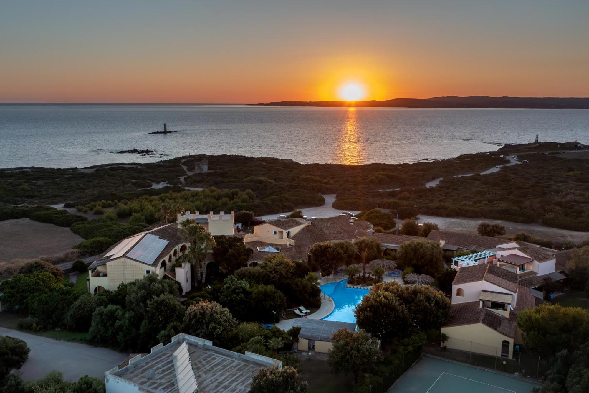 Hotel Luci Del Faro Калазетта Экстерьер фото
