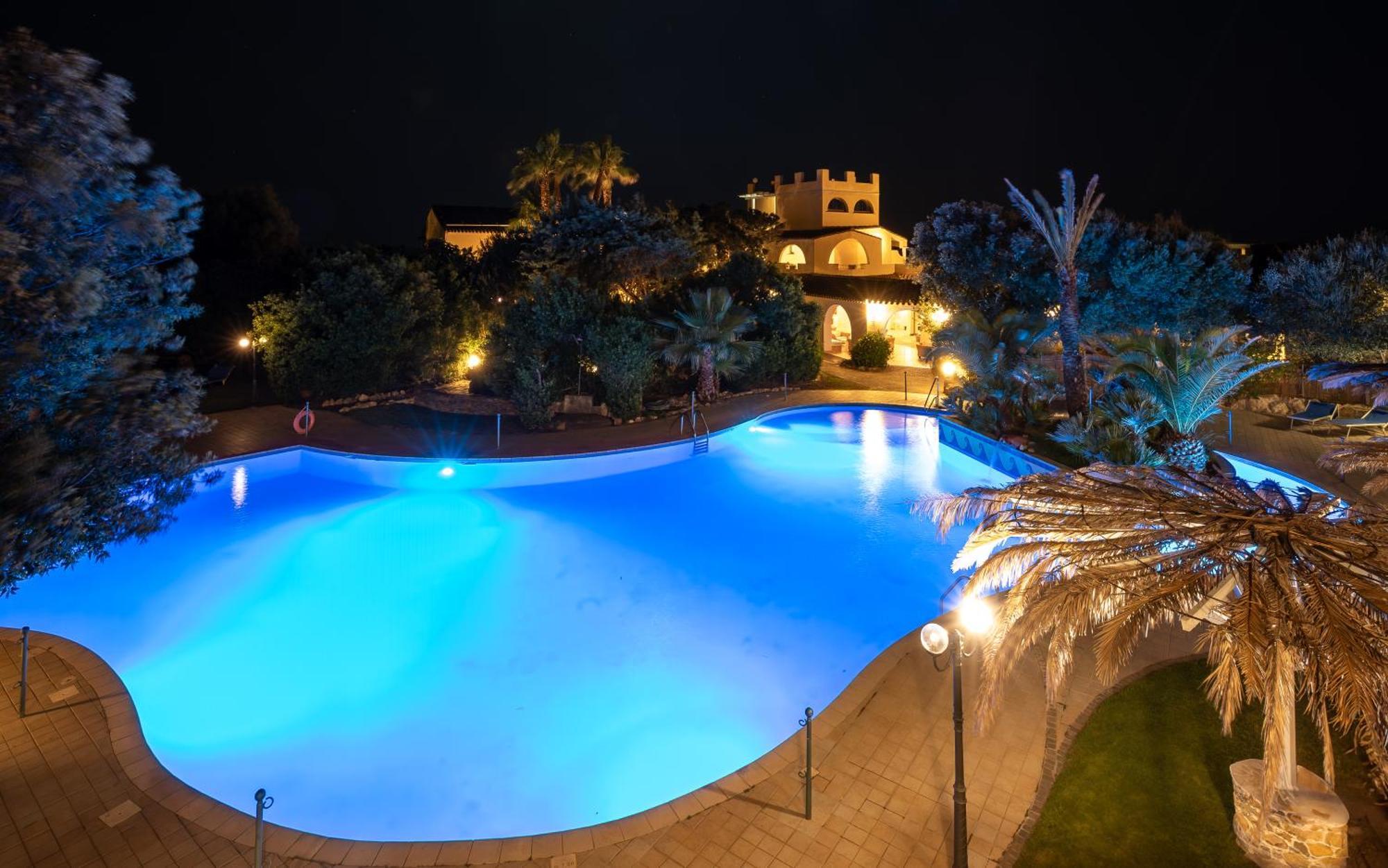 Hotel Luci Del Faro Калазетта Экстерьер фото