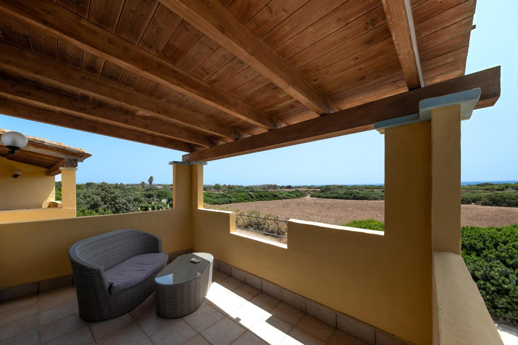 Hotel Luci Del Faro Калазетта Экстерьер фото