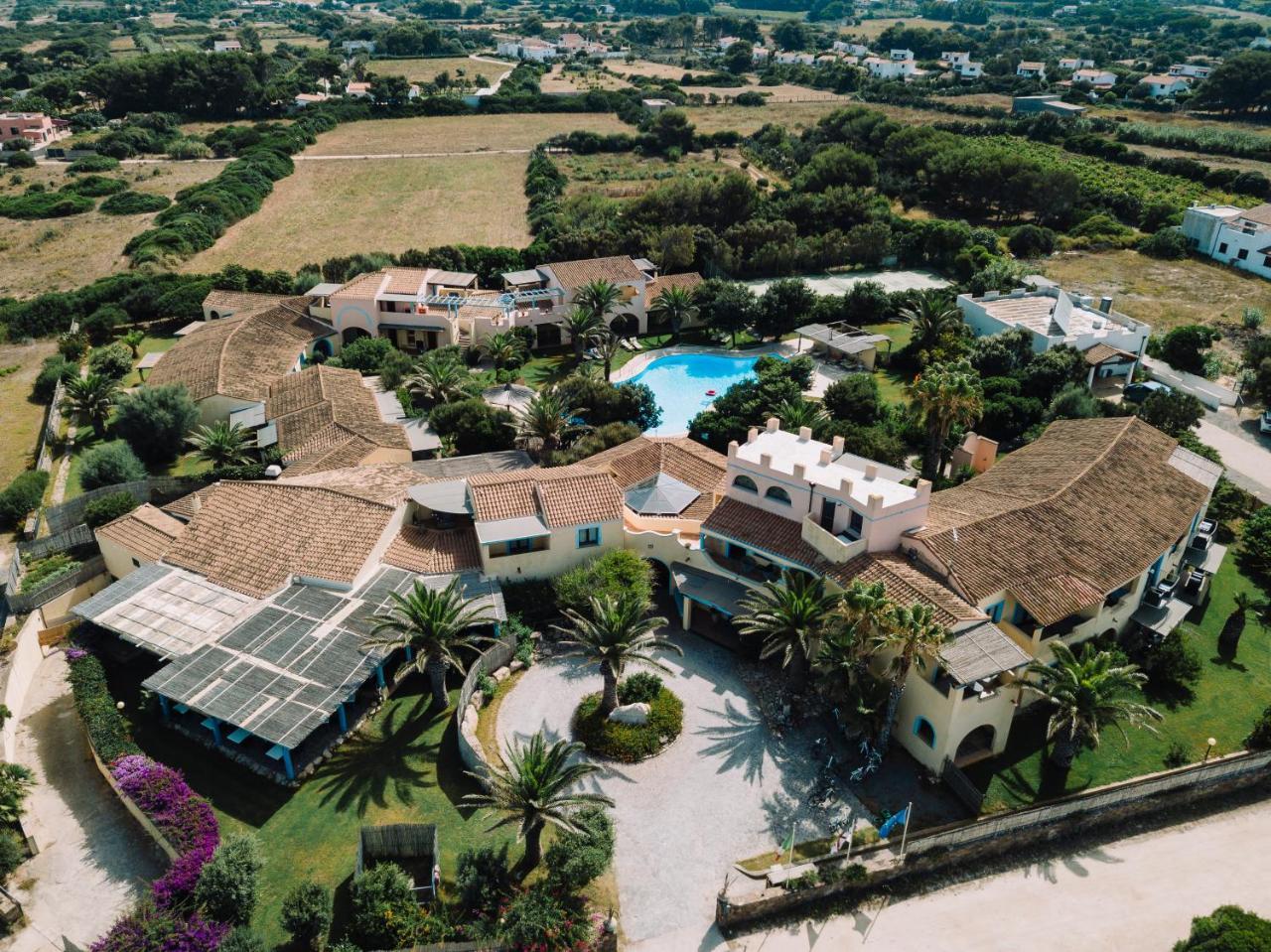 Hotel Luci Del Faro Калазетта Экстерьер фото